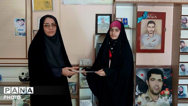 بوی مهر در مدرسه شاهد مهر خرم‌ آباد