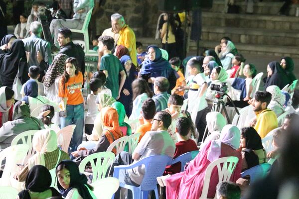 شبی متفاوت در کوهسنگی از سرودهای محمدی تا رصد ماه‌گرفتگی