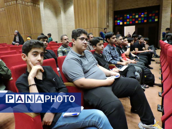 دیدار حجت‌الاسلام قمی با جمعی از دانش‌آموزان و نوجوانان استان یزد