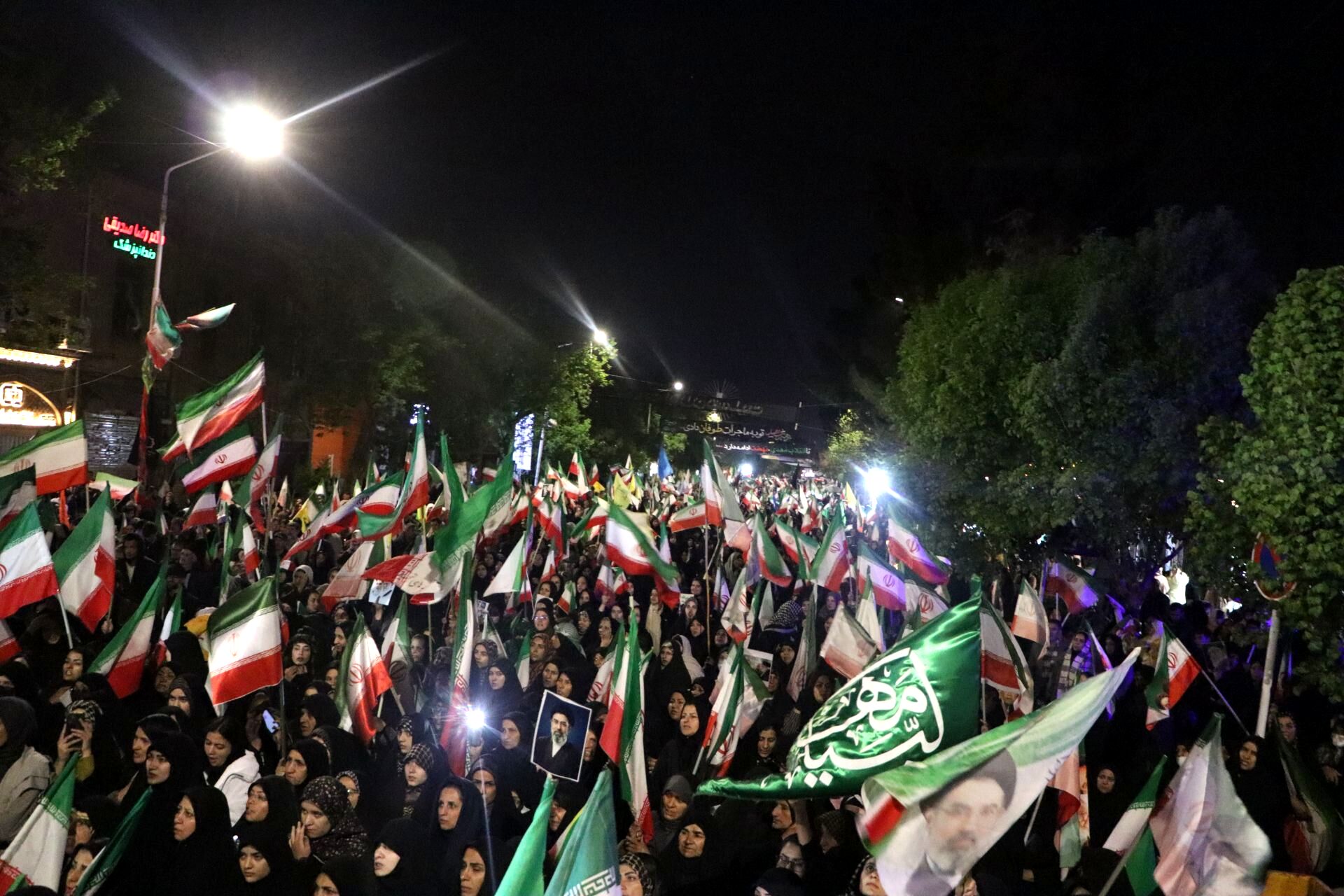 شبی که دل‌ها در حسینیه امام خمینی به هم پیوست