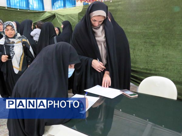 برگزاری میزخدمت آموزش و پرورش در محمدشهر کرج