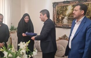 دیدار مدیرکل آموزش و پرورش شهر تهران با خانواده دانش‌آموز شهید متین صفائیان