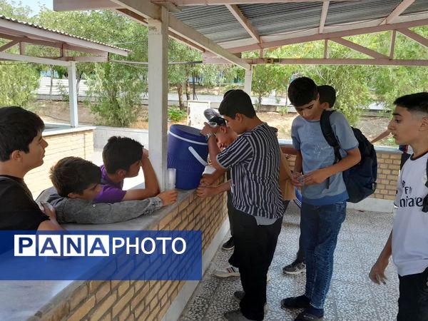 روزی پرانرژی برای پسران ناحیه یک زنجان و منطقه ایجرود در اردوی دانش‌آموزی یک‌روزه