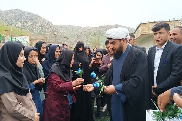 نواختن زنگ سپاس معلم در مدرسه الزهرا شهرستان مارگون