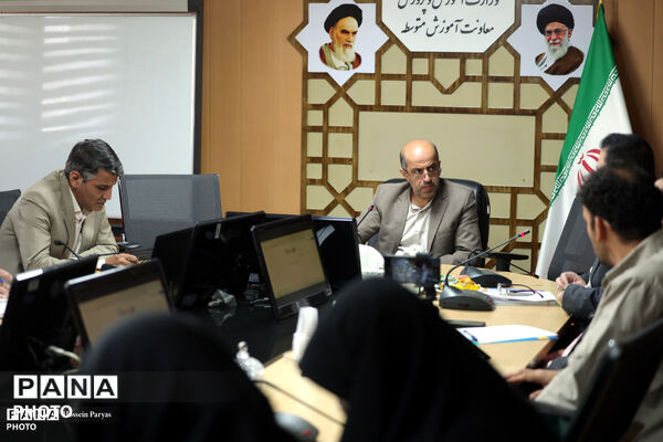جلسه هماهنگی و هم افزایی بین دبیرخانه کمیسیون تخصصی توسعه آموزش عمومی قرآن کشور و معاونت آموزش متوسطه