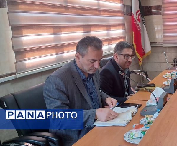 جلسه هم‌اندیشی معاونان و مربیان پرورشی و فرهنگی شهرستان فیروزکوه