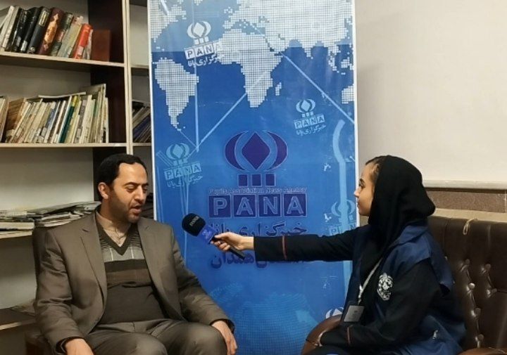 والدین باید ارتباط موثر با دانش آموزان برقرار کنند