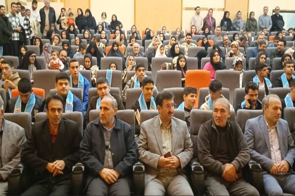 همایش بدرقه‌ دانش‌آموزان منتخب سازمان دانش‌آموزی به عمره‌ مفرده دانش‌آموزی
