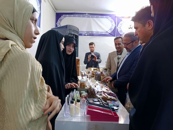 افتتاح اولین نمایشگاه و فروشگاه دستاوردهای هنرجویان مشهد