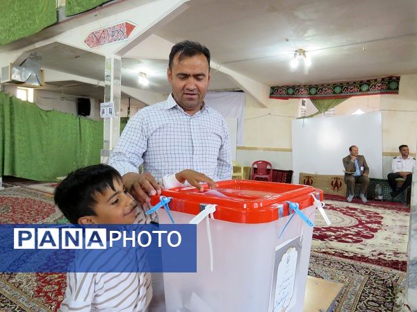دور دوم انتخابات چهاردهمین دوره ریاست‌جمهوری در شهر درق