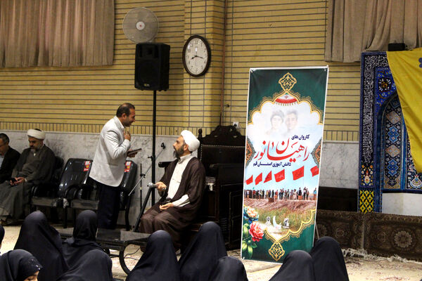 اعزام نخستین گروه از دختران دانش‌آموز ناحیه یک قم به اردوی راهیان نور
