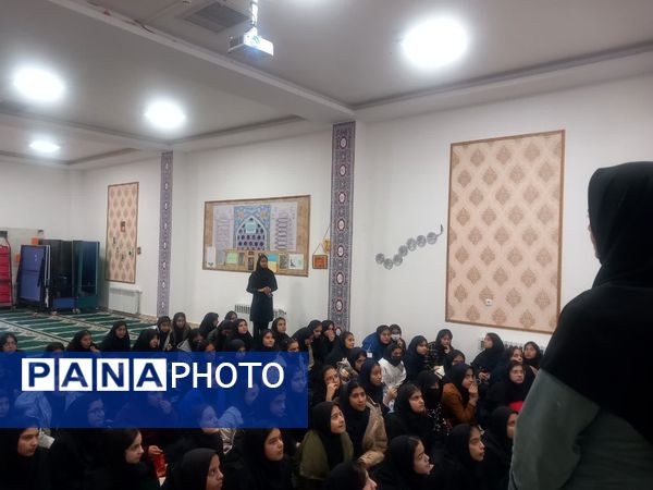 مراسم اکران فیلم در دبیرستان فرهنگ مرحوم فخرایی