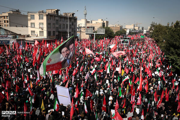 مراسم تشییع پیکر مطهر رهبر شهید انقلاب در تهران - 3