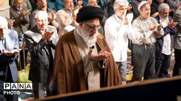 محفل انس با قرآن کریم در آخرین روز نمایشگاه قرآن در مصلی کرج