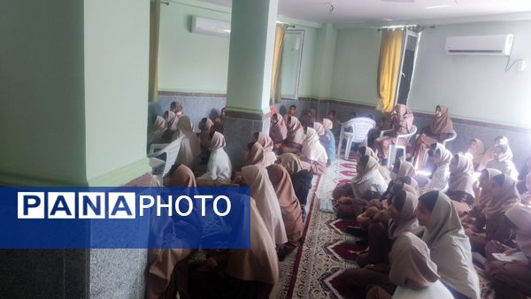 شناخت جنگ نرم از نگاه دین و رسانه در دبیرستان حضرت آسیه(س) حاجی‌آباد