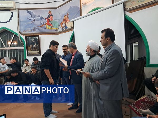 محفل انس با قرآن کریم در زورخانه باب‌الحوائج قائمشهر