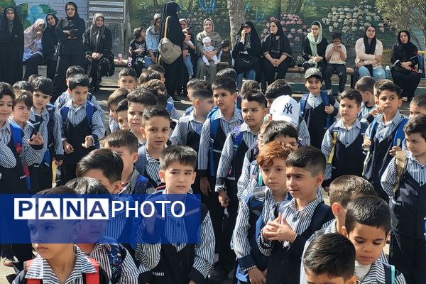 حضور پرشور کلاس اولی‌ها در جشن شکوفه های ناحیه دو شهرری 