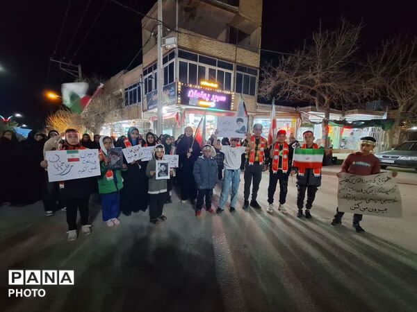 بیعت دانش‌آموزان پیشتاز شهر لایین با رهبر عزیز انقلاب