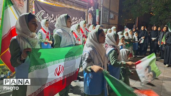 سفیران سلامت ناحیه شش در میدان دانشجو گرد هم آمدند