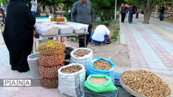 نمایشگاه تخصصی محصولات ارگانیک و صنایع دستی در بوستان لاله شهر کهک