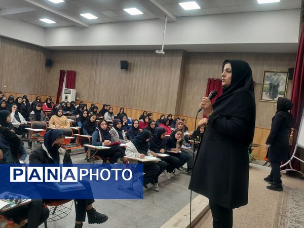 کارگاه کاهش استرس و اضطراب در دبیرستان مصلی نژاد حضرت زهرا(س)