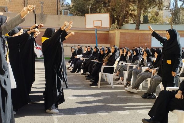 برگزاری مراسم روز دانش‌آموز در مدارس بهارستان‌دو