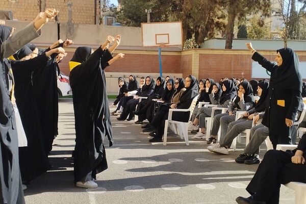 برگزاری مراسم روز دانش‌آموز در مدارس بهارستان‌دو