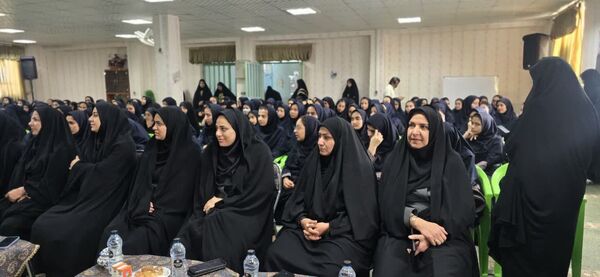 نواخته شدن زنگ استکبارستیزی و گرامیداشت هفته بسیج دانش‌آموزی در دبیرستان شاهد فردوس بافق