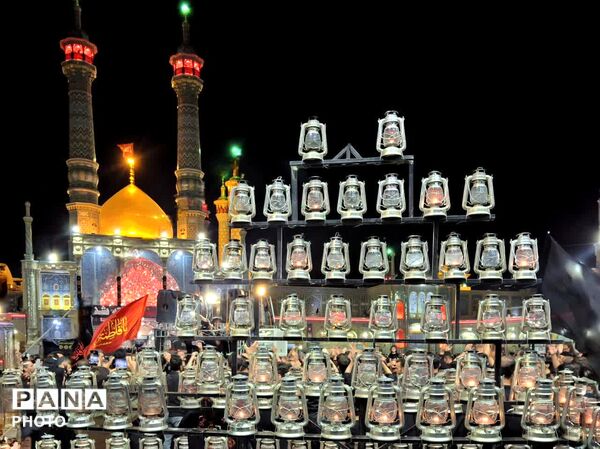 مراسم عزادای بانوان در حرم حضرت معصومه(س)
