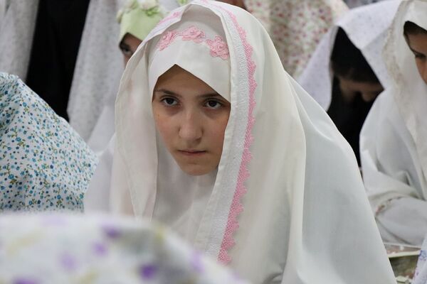 زنگ نماز با شعار «مِهر با مُهر» در مدارس سراسر شهرستان‌های استان تهران 