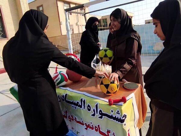هفته «تربیت بدنی» در دبیرستان نمونه دولتی عترت شهرستان جاسک