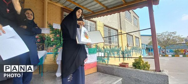 جشن استعداد، هویت‌یابی و مهارت‌آموزی در دبیرستان صدیقه ۲