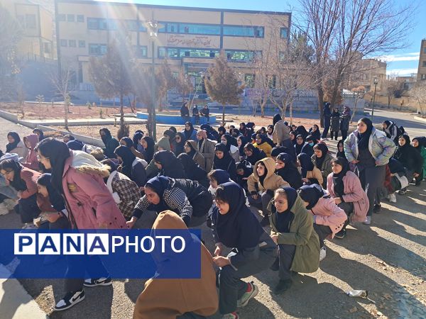 آموزش تعالیم عملی بسیج آمادگی‌دفاعی پایه نهم