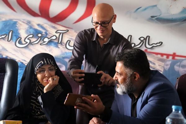 دیدار نماینده مردم ساری و میاندرود در مجلس شورای اسلامی با دانش‌آموزان مازندران