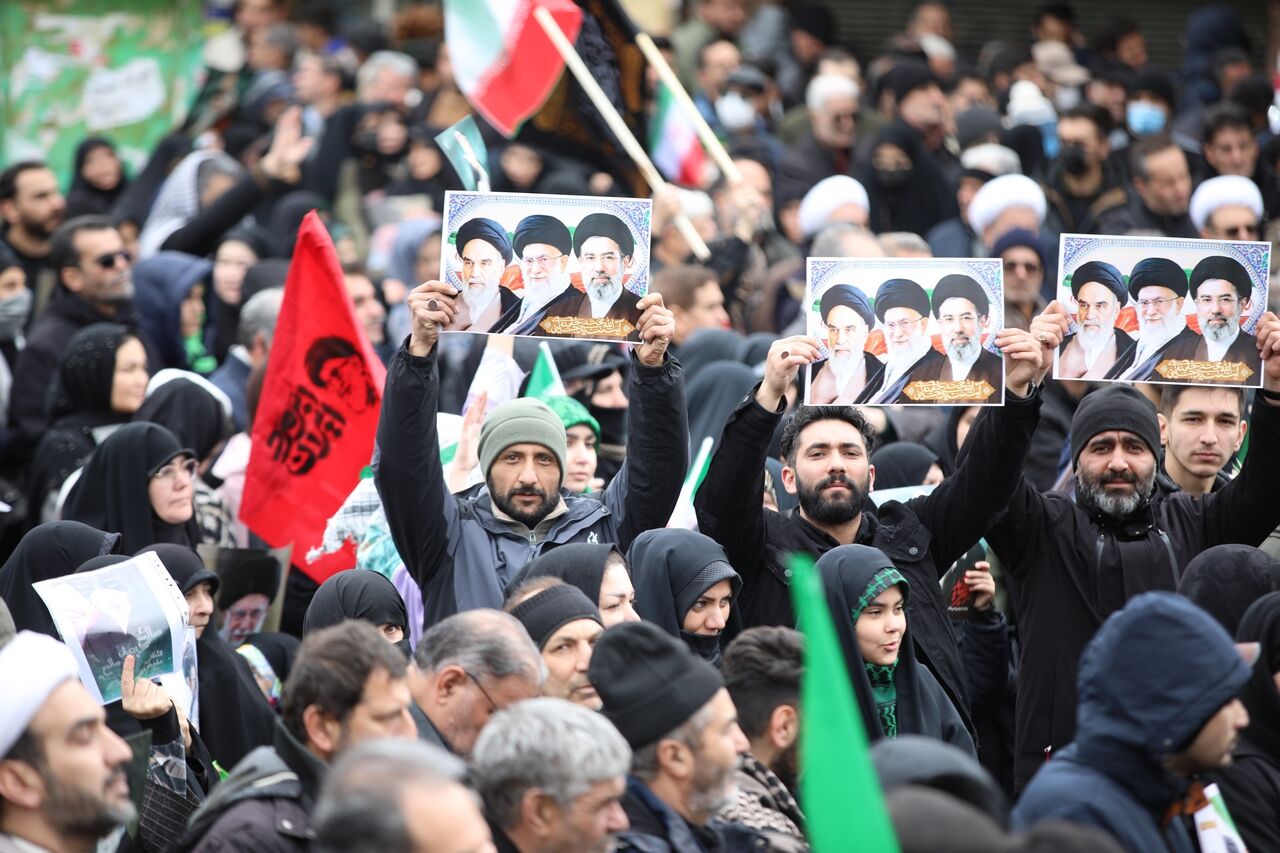 اجتماع سراسری بیعت با سومین رهبر منتخب انقلاب در ارومیه