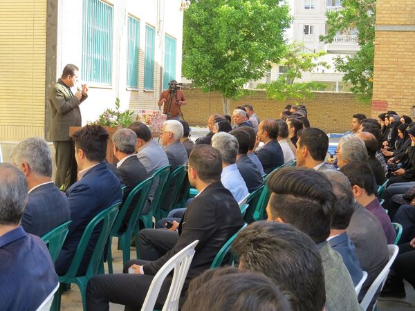 تقدیر از کارکنان‌ اداره‌کل آموزش و پرورش خراسان شمالی 