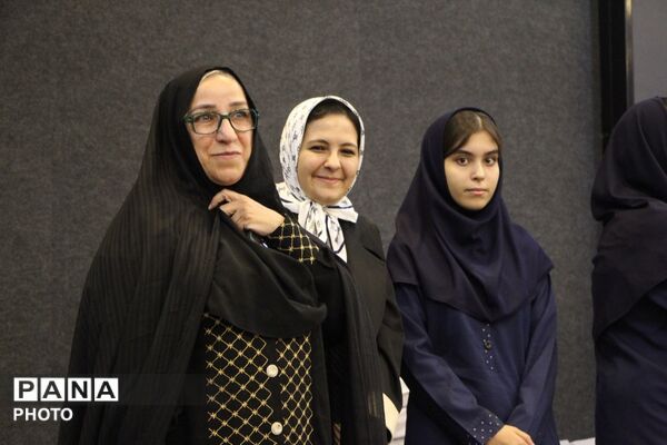 اختتامیه مسابقات امید فردا و پرسش مهر ریاست جمهوری به همراه تجلیل از برگزیدگان