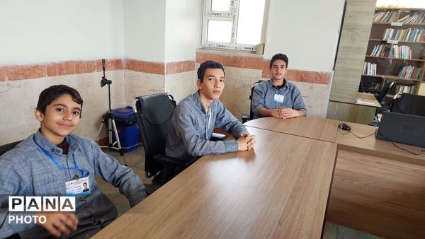 تقدیر از همیاران مشاور مدرسه هیات امنایی شهید میرحبیبی  ناحیه 4 کرج