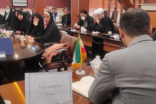 هم‌افزایی نیروهای پرورشی قطب پرند در نشست تخصصی رباط‌کریم
