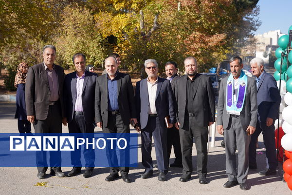 آیین بدرقه دانش آموزان منتخب به عمره دانش‌آموزی از هشت استان کشور در کرمانشاه