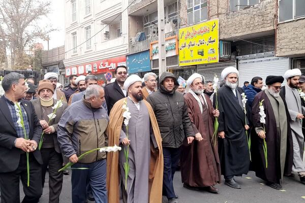 حماسه ۹ دی زنده است؛ ورامینی‌ها بار دیگر با ولایت، پیمان بستند