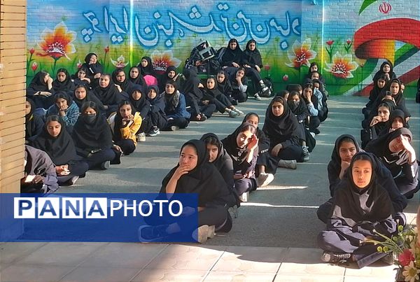 ویژه برنامه هفته بهداشت روان در دبیرستان فیاض کاشمر