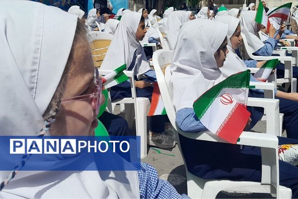 مراسم روز زمین پاک در دبستان دخترانه معراج ناحیه۲ بهارستان