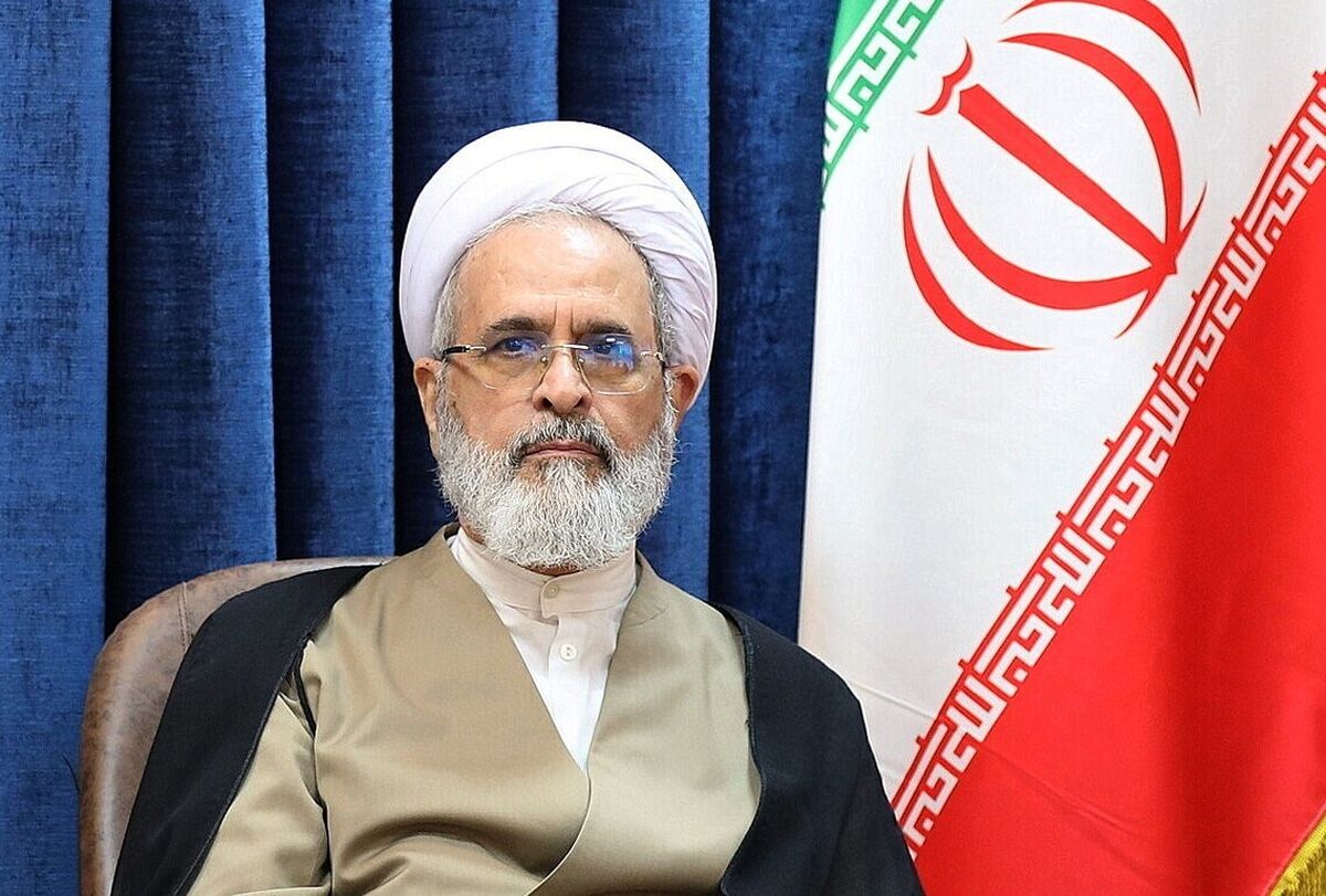 مردم هوشمندانه و شجاعانه بر خط حضور میدانی و جهاد تبیین استوار بمانند