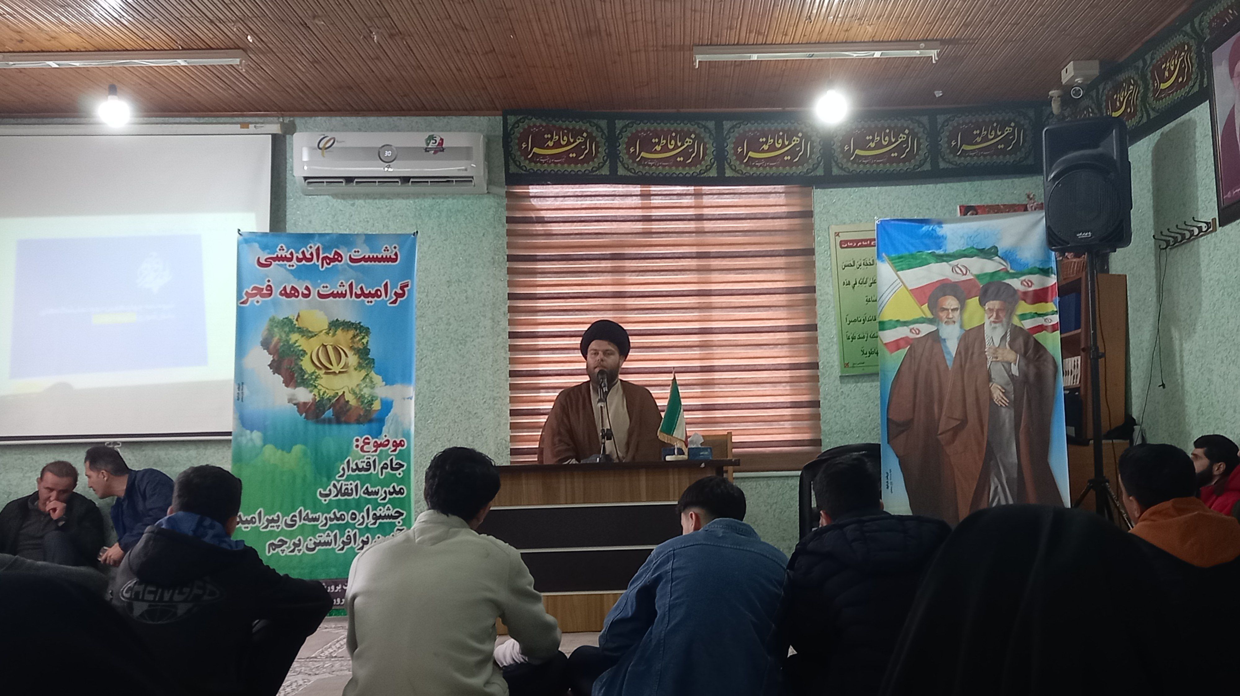 دانش‌آموزان پرچمداران انقلاب اسلامی هستند