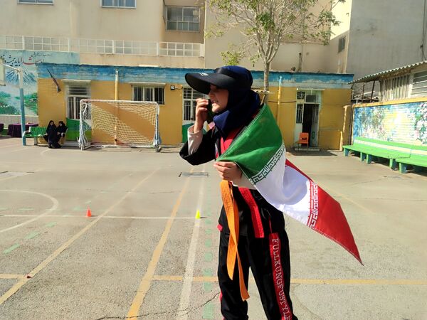 زنگ ورزش ، زنگ نشاط دبیرستان شاهد تکتم ناحیه ۳ مشهد