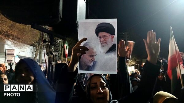 میدان لاله نظرآباد پاتوق دلدادگان رهبر