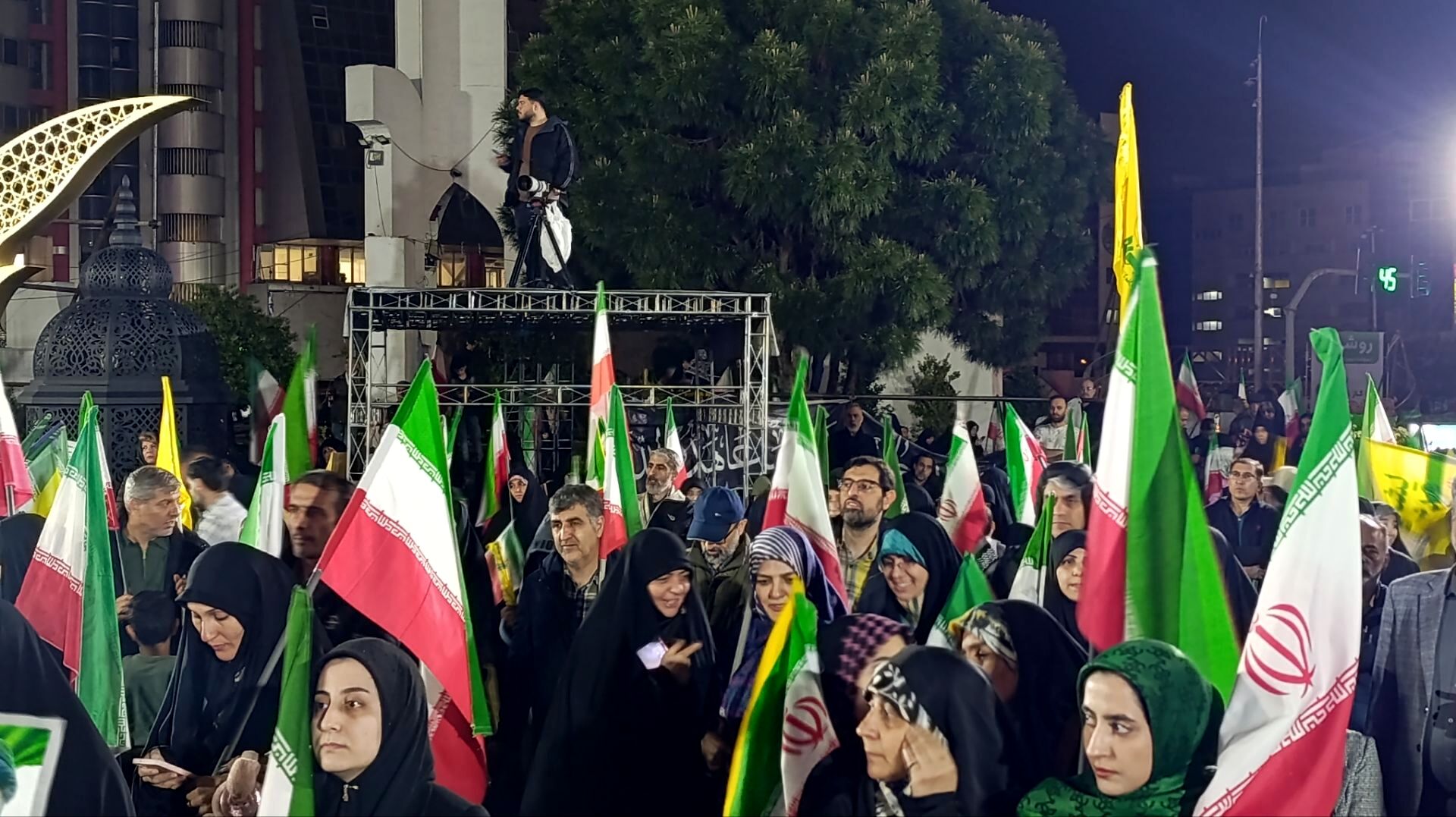 شکوفه‌های لبخند دختران ایران؛ جشن میلاد حضرت معصومه (س) و طراوت روز دختر