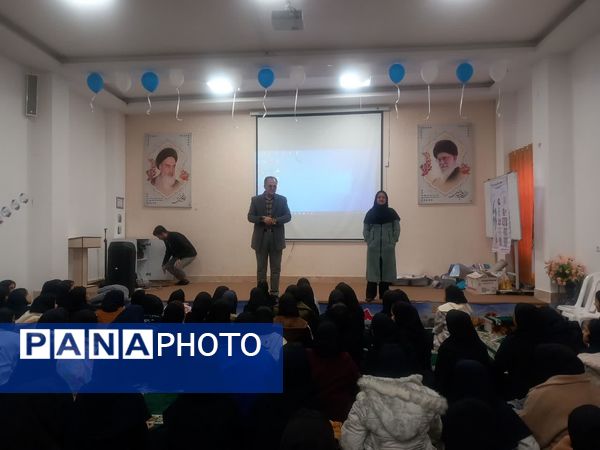 مراسم اکران فیلم در دبیرستان فرهنگ مرحوم فخرایی