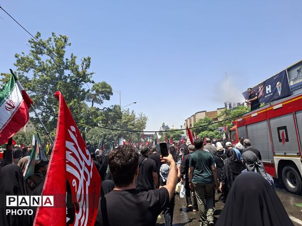 قاب هایی از لحظات وداع با آقای شهید